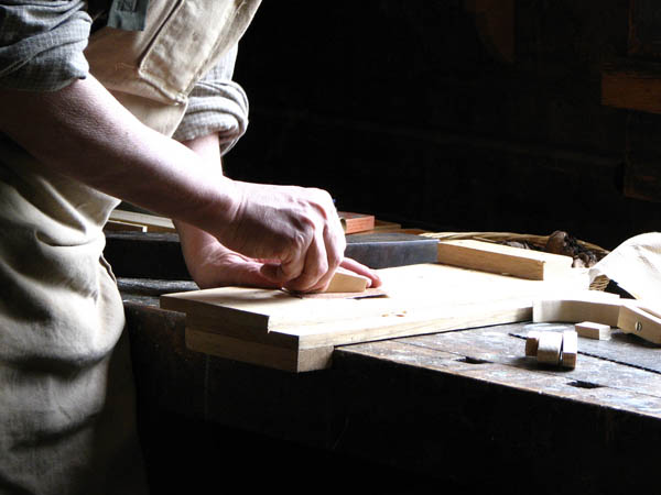 Nuestra <strong>carpintería de madera en  Don Álvaro</strong> es una empresa de <strong>herencia familiar</strong>, por lo que  contamos con gran <strong>experiencia </strong>en la profesión.